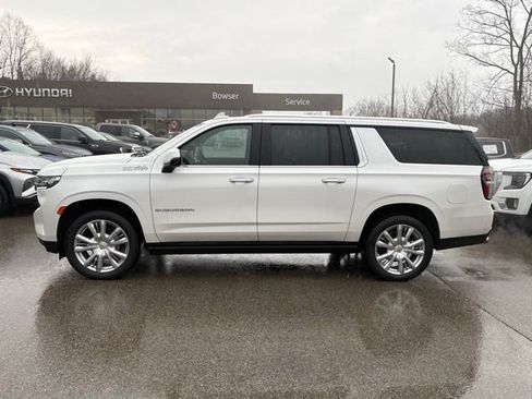 Used 2024 Chevrolet Suburban High Country image 2