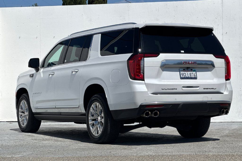 Used 2023 GMC Yukon XL Denali AWD/4WD image 5