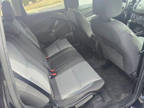 Used 2017 Ford Escape SE image 22