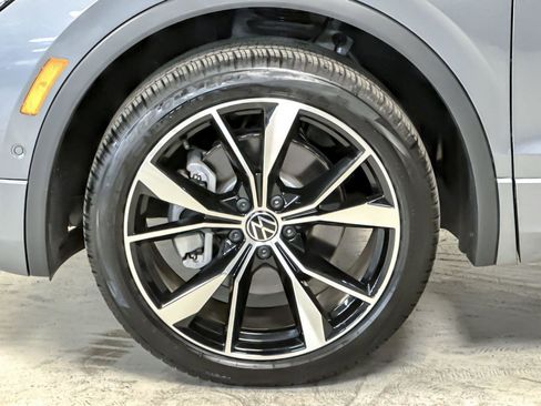 New 2023 Volkswagen Tiguan SEL R-Line image 25