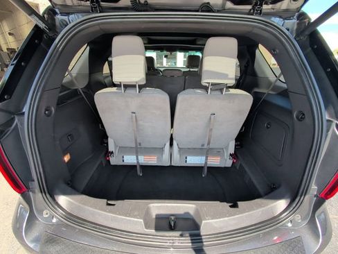 Used 2015 Ford Explorer XLT w/ Equipment Group 202A AWD/4WD image 17