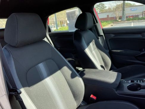 Certified 2025 Honda Civic Sport image 30