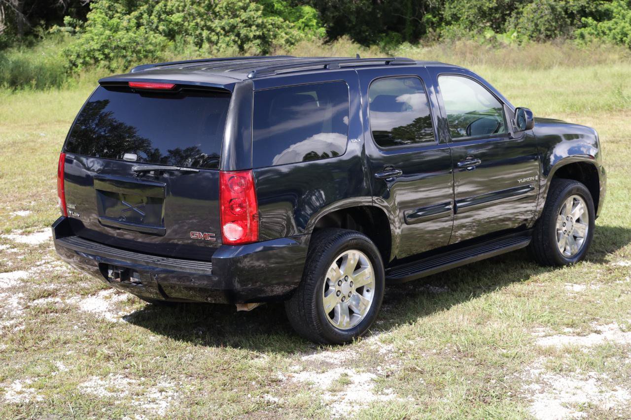 Used 2007 GMC Yukon SLT w/ SLT Preferred Equipment Group RWD image 11