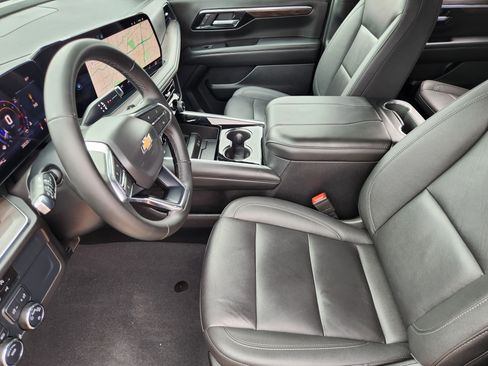 Certified 2025 Chevrolet Tahoe LT image 13