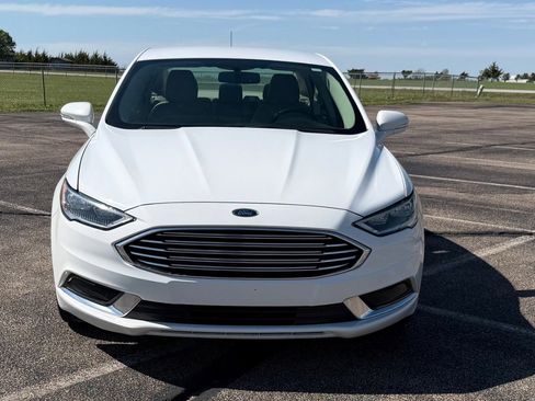 Certified 2018 Ford Fusion SE FWD image 12