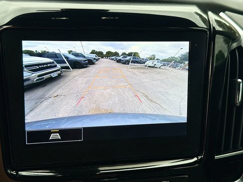 Used 2024 Chevrolet Traverse LT FWD image 13