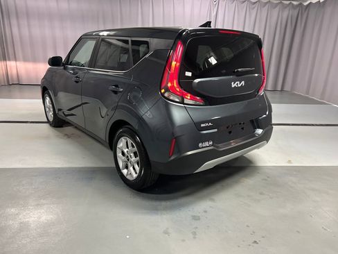 Used 2025 Kia Soul LX w/ LX Technology Package FWD image 5