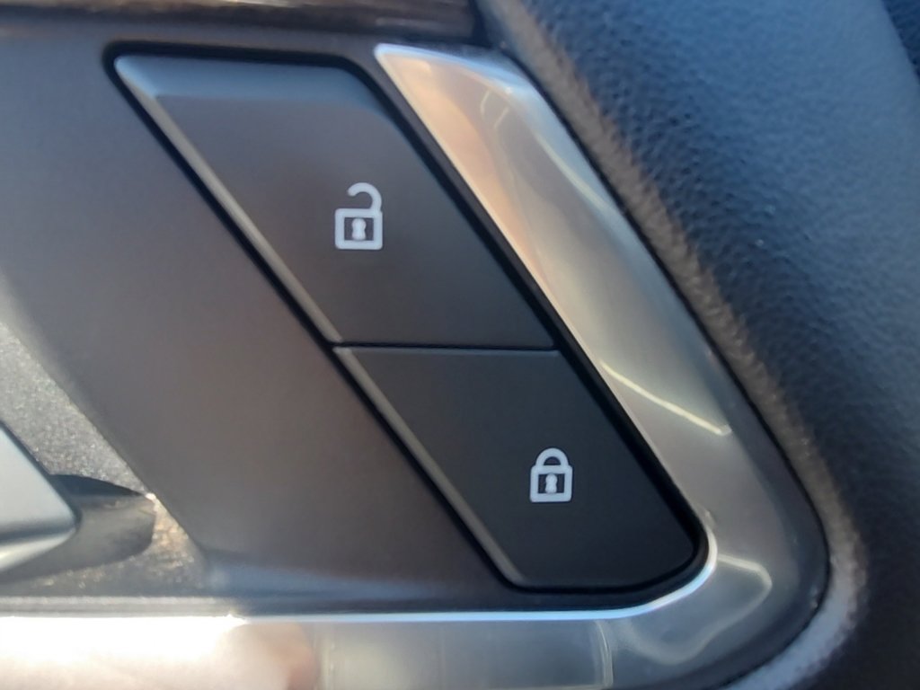 Used 2025 Chevrolet Silverado 1500 LT RWD image 19