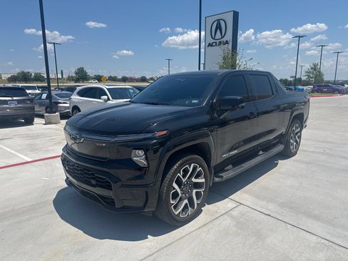 Used 2024 Chevrolet Silverado EV RST AWD/4WD image 6