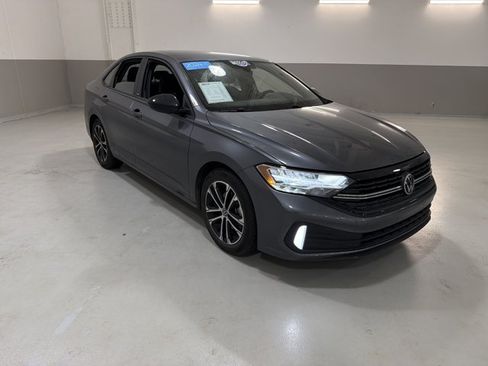 Used 2024 Volkswagen Jetta Sport FWD image 4