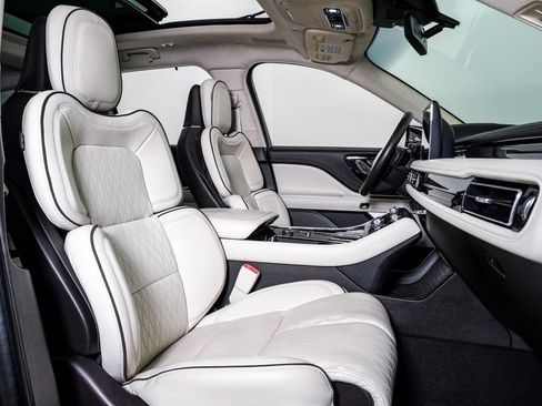 Used 2020 Lincoln Aviator Black Label Grand Touring image 14