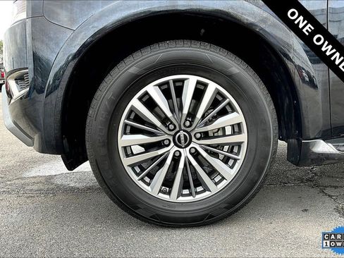 Used 2022 Nissan Armada SL w/ Captain's Chairs Package image 34