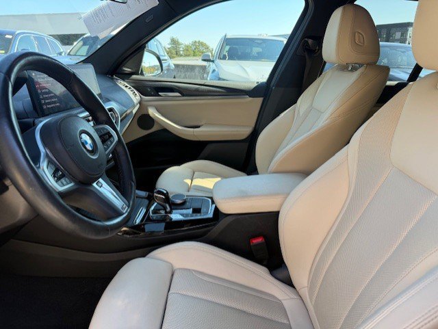 Used 2024 BMW X3 xDrive30i w/ Premium Package AWD/4WD image 3