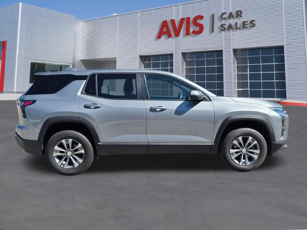 Used 2026 Chevrolet Equinox LT FWD image 4