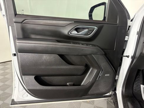 Used 2023 Chevrolet Suburban RST w/ Luxury Package RWD image 13