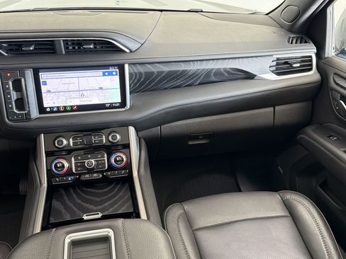 Used 2021 GMC Yukon Denali w/ Denali Premium Package AWD/4WD image 30