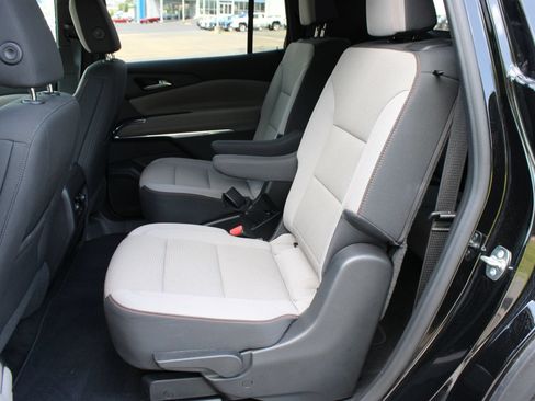 Used 2026 Chevrolet Traverse LT w/ Driver Confidence Package FWD image 18