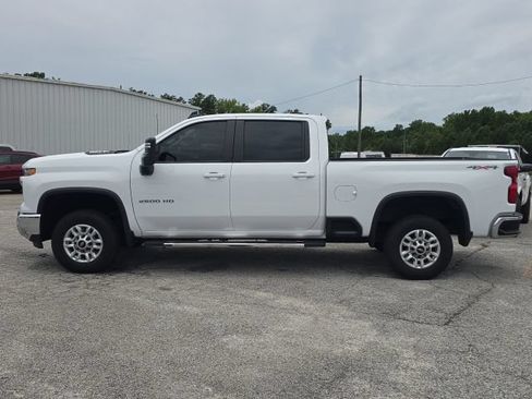 Used 2024 Chevrolet Silverado 2500 LT w/ All Star Edition AWD/4WD image 2