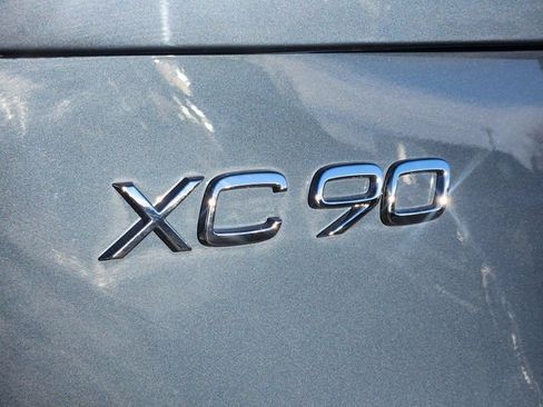 Certified 2026 Volvo XC90 B6 Plus w/ Protection Package AWD/4WD image 17