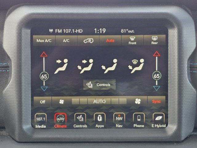 Used 2022 Jeep Wrangler Unlimited Rubicon 4xe w/ Cold Weather Group AWD/4WD image 38