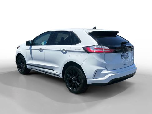 Certified 2023 Ford Edge SE w/ Black Appearance Package AWD/4WD image 3