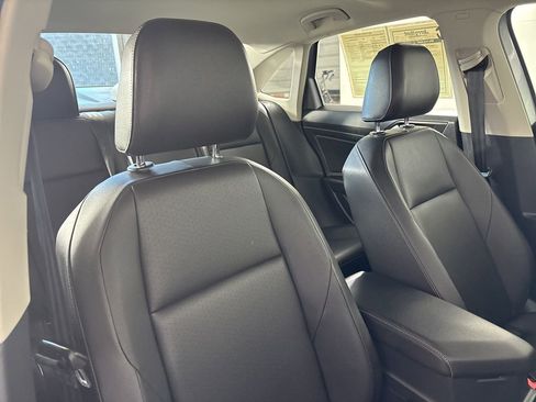 Used 2020 Volkswagen Jetta SE w/ SE Cold Weather Package image 27