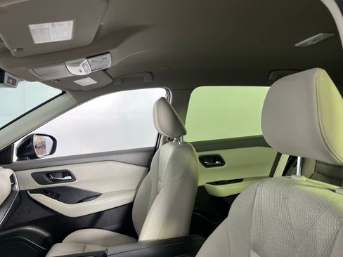 Used 2024 Nissan Rogue SV image 23