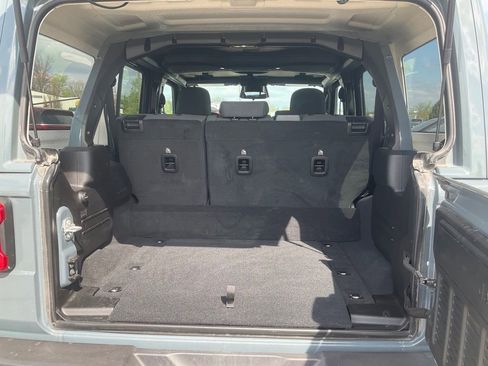 Used 2025 Jeep Wrangler Unlimited Sahara AWD/4WD image 28