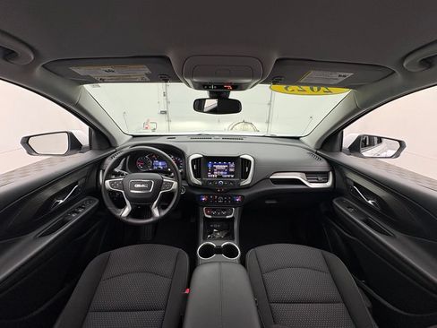 Used 2023 GMC Terrain SLE w/ Driver Convenience Package FWD image 3
