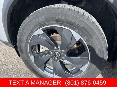 Used 2025 Nissan Rogue SV AWD/4WD image 9