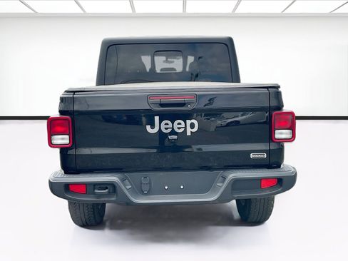 Used 2023 Jeep Gladiator Overland AWD/4WD image 5
