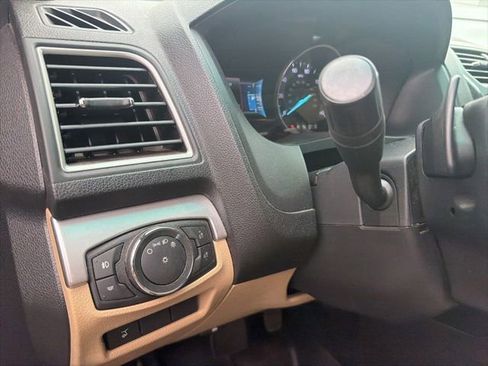 Used 2016 Ford Explorer XLT w/ Equipment Group 202A FWD image 23