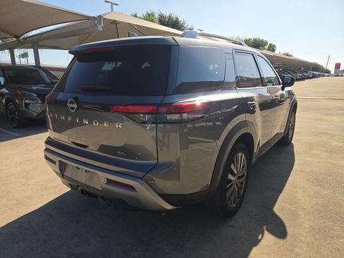 Certified 2025 Nissan Pathfinder SL w/ SL Premium Package FWD image 3