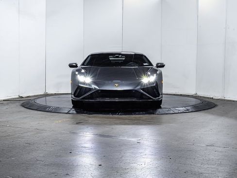 Used 2022 Lamborghini Huracan EVO image 10