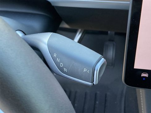 Used 2024 Tesla Model Y 2WD image 12