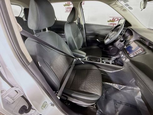 Certified 2023 Nissan Kicks SV FWD image 28