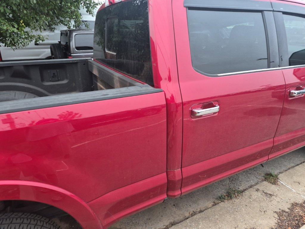 Used 2022 Ford F350 Platinum w/ Tremor Off-Road Package AWD/4WD image 21