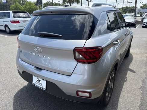 New 2026 Hyundai Venue SEL FWD image 4