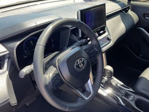 Used 2025 Toyota Corolla Cross XLE w/ Convenience Package AWD/4WD image 13