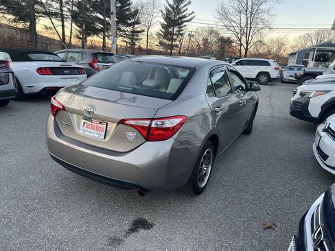 Used 2015 Toyota Corolla LE FWD image 6