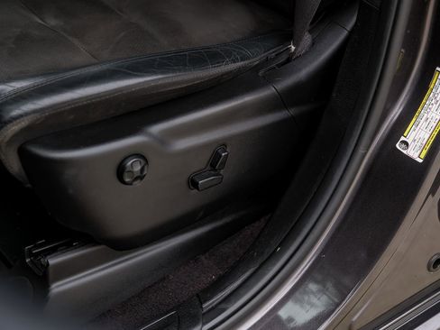 Used 2019 Jeep Grand Cherokee Altitude AWD/4WD image 31