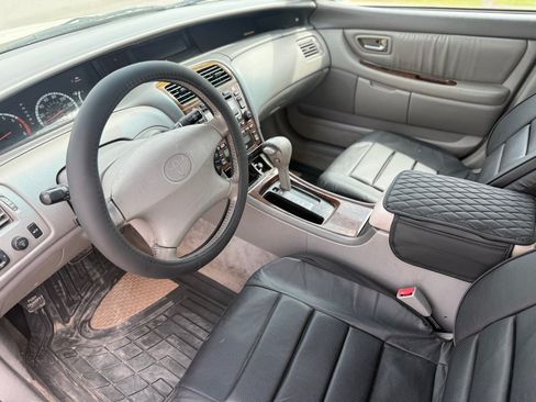 Used 2001 Toyota Avalon XLS FWD image 8