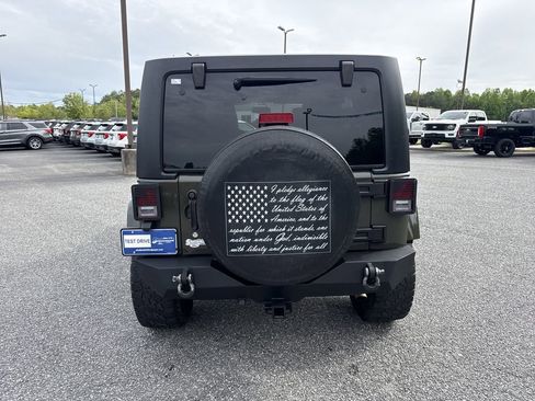 Used 2016 Jeep Wrangler Unlimited Sahara w/ Dual Top Group AWD/4WD image 6