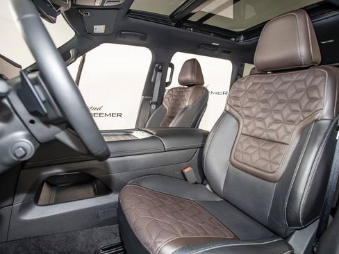 Used 2026 Nissan Armada Platinum Reserve AWD/4WD image 14