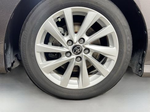 Used 2022 Toyota Camry LE image 14