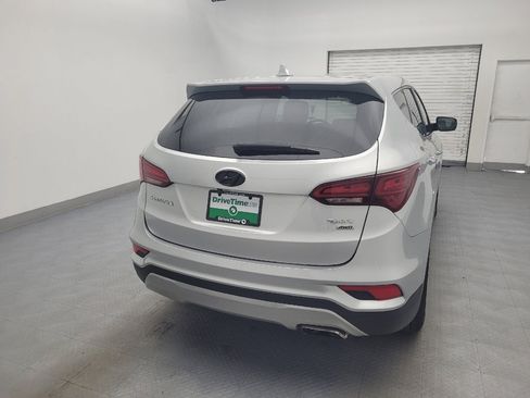 Used 2017 Hyundai Santa Fe Sport image 7