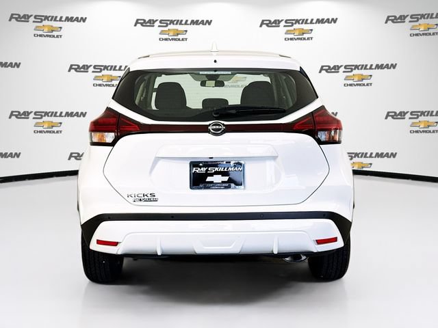 Used 2023 Nissan Kicks S FWD image 6