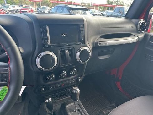 Used 2015 Jeep Wrangler Sahara w/ Connectivity Group image 12