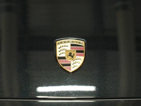 Certified 2025 Porsche Cayenne AWD/4WD image 28