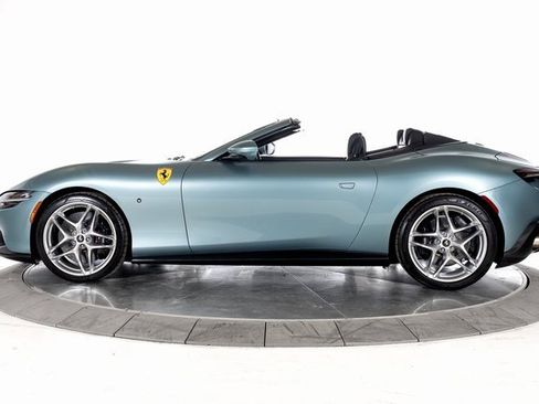 Certified 2024 Ferrari Roma Spider image 3
